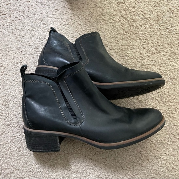 Korks Tea Black Leather Heeled Booties SZ 7.5 - Picture 9 of 9
